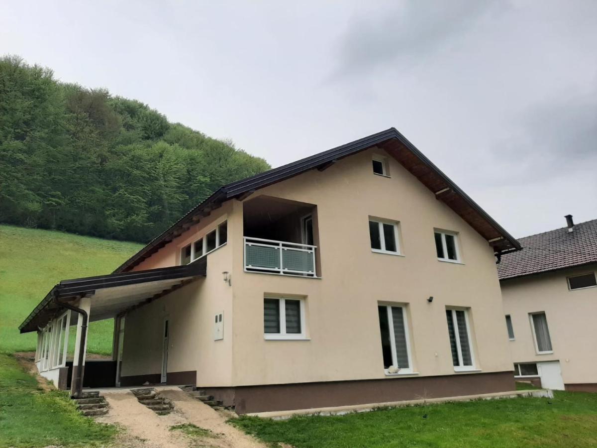 Appartamento Apartman Dujmovic Visoko Esterno foto