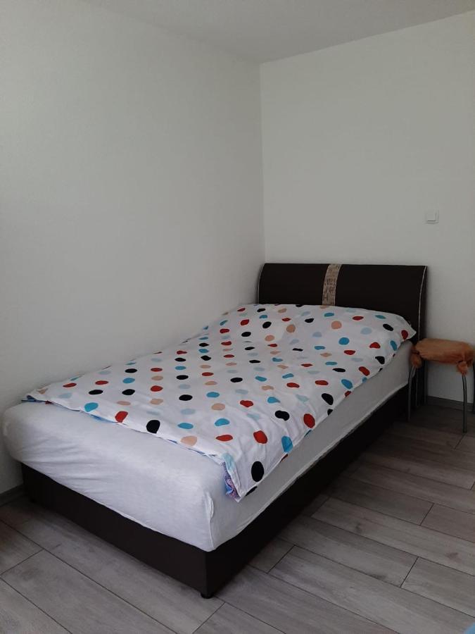 Appartamento Apartman Dujmovic Visoko Esterno foto